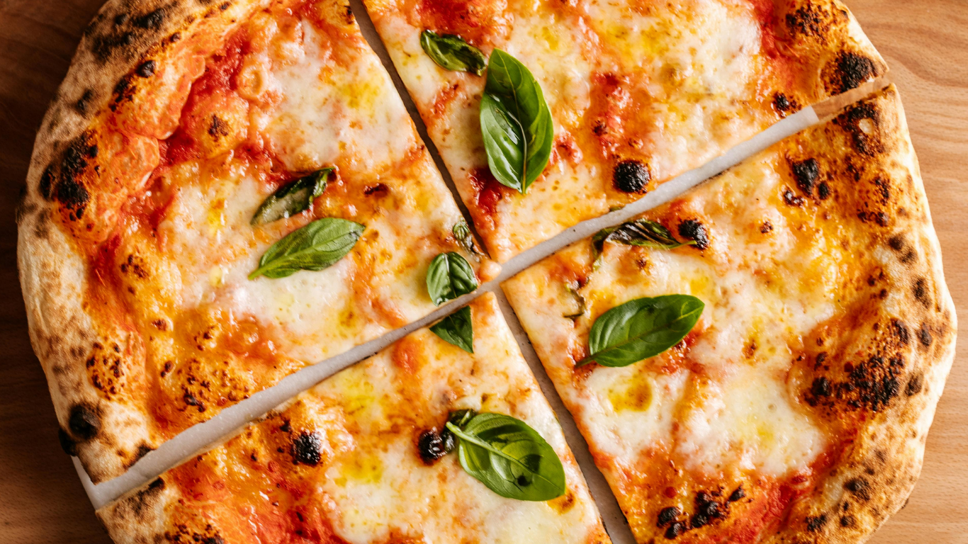 Pizza 106 restaurant in Edmonton, AB - Whitemud Crossing Shopping Centre